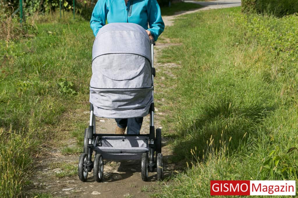 Spazieren mit dem Kinderwagen